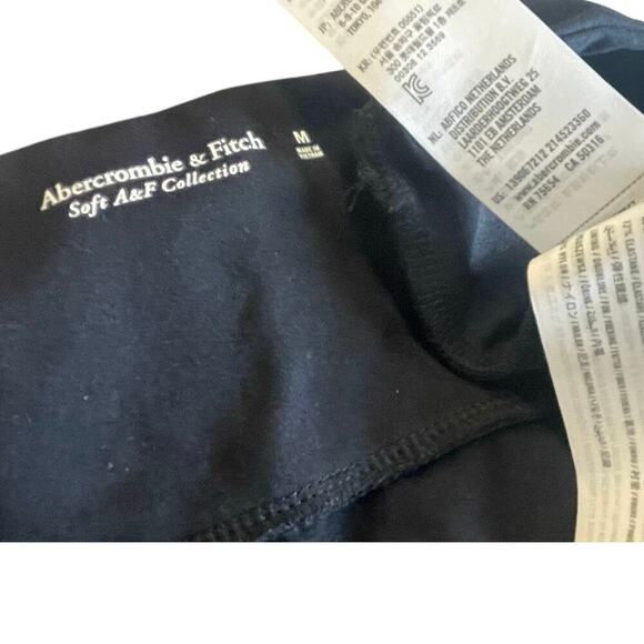 ABERCROMBIE & FITCH BLACK CROPPED TANK TOP V NECKLINE CUTOUT DETAIL CENTER SZ M - Picture 6 of 7